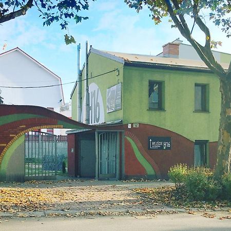 Wygodne Pokoje H16 Vandrarhem Chorzów Exteriör bild