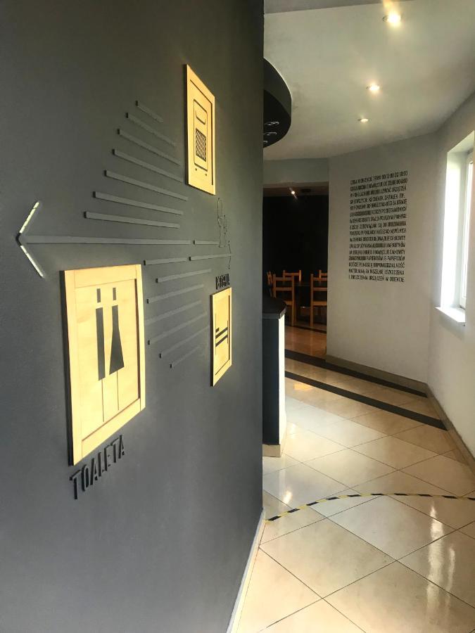 Wygodne Pokoje H16 Vandrarhem Chorzów Exteriör bild
